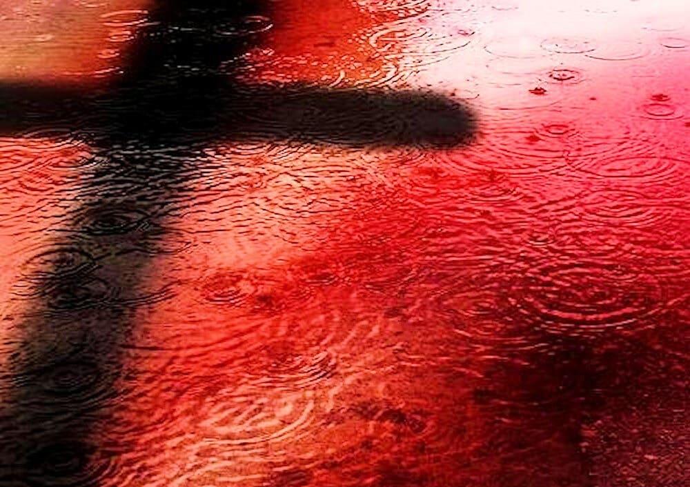 Croce sfondo rosso sangue