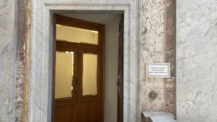 Lingresso degli uffici dellAmministrazione del Patrimonio delle Sede Apostolica