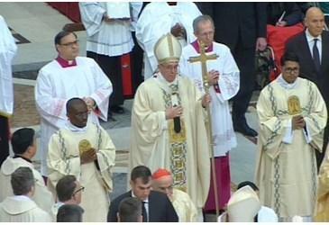 Il Papa celebra la Messa dellEpifania