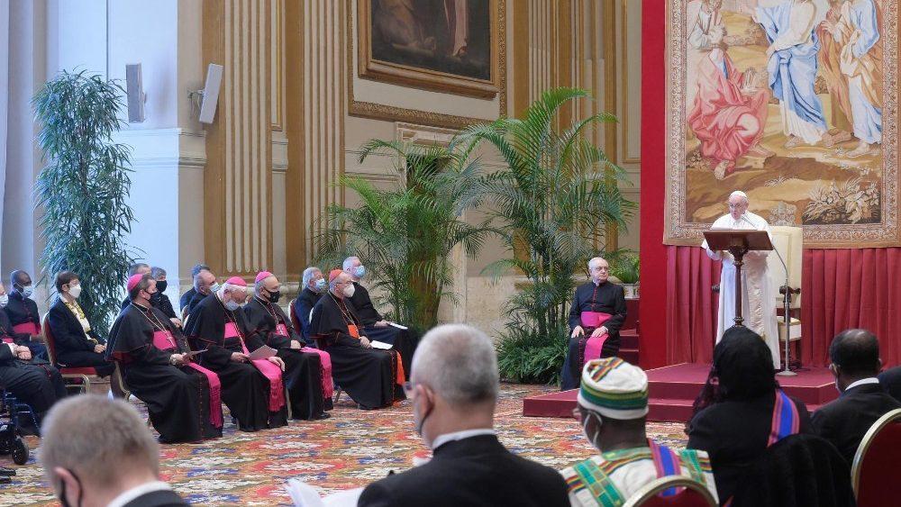 Papa Francesco udienza corpo diplomatico Santa Sede