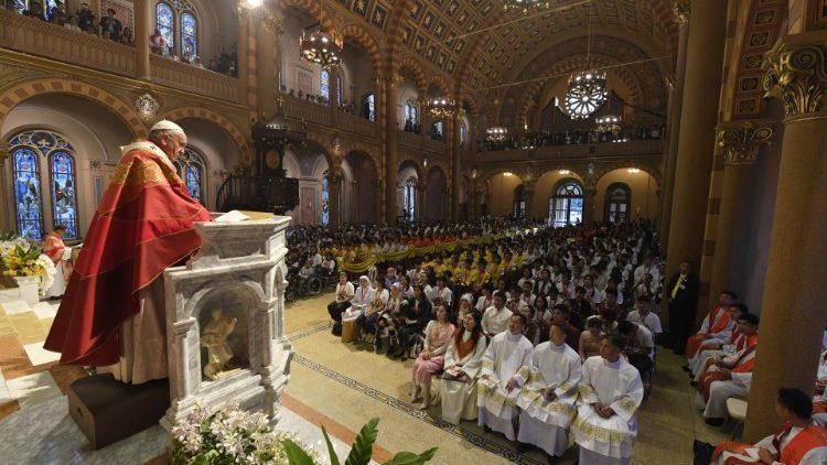 papa Francesco messa giovani