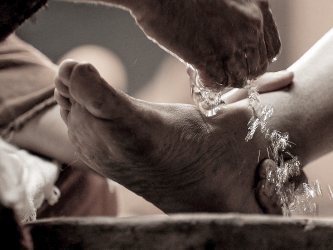 jesus washes feet
