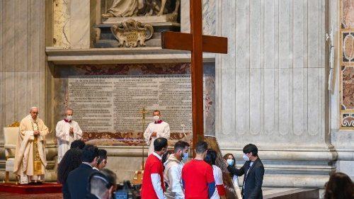 papa e giovani vaticano