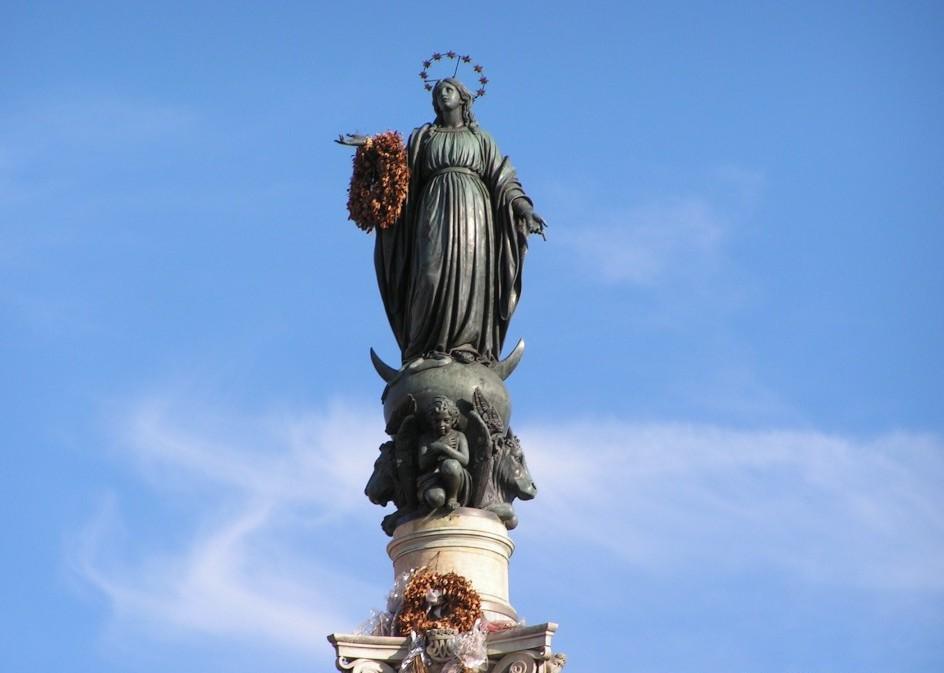 IMMACOLATA IN PIAZZA DI SPAGNA